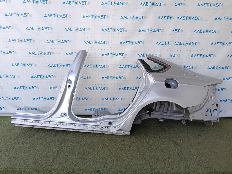 Чверть крило задня ліва Ford Fusion mk5 13-20 відпиляна із центральною стійкою, срібло, прим'ята