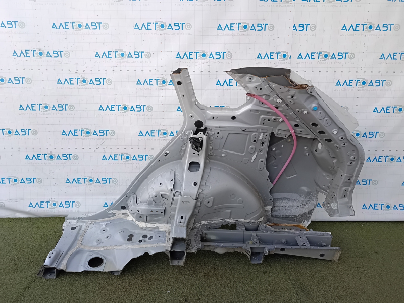Чверть крило задня права Toyota Rav4 19-20 відпиляна, біла, вм'ятинка