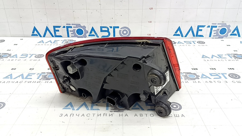 Ліхтар зовнішній крило правий Audi A6 C7 16-18 рест