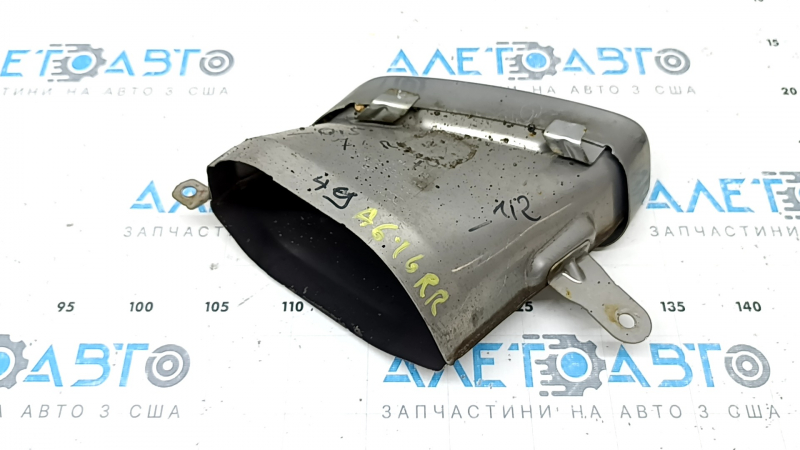 Правая насадка выхлопной системы Audi A6 C7 с сохранёнными функциональными креплениями.