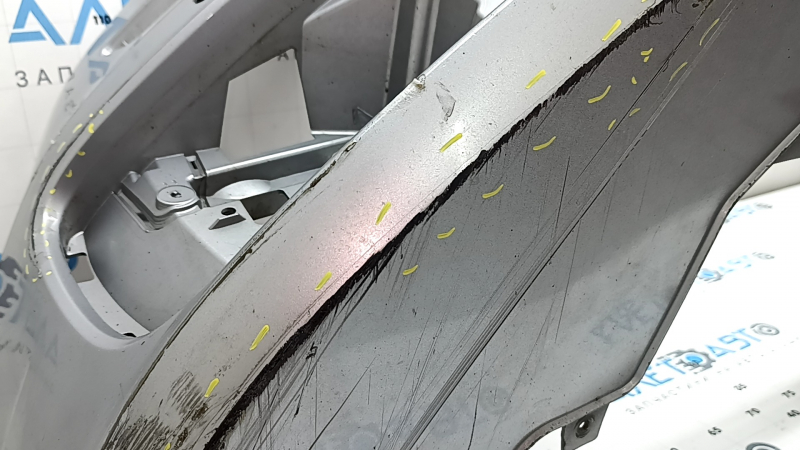 Бампер передний голый Audi A6 C7 16-16 рест, под парктроники, серебро, в пленке, трещины, вмятины, царапины, сломаны решщетки и крепелния