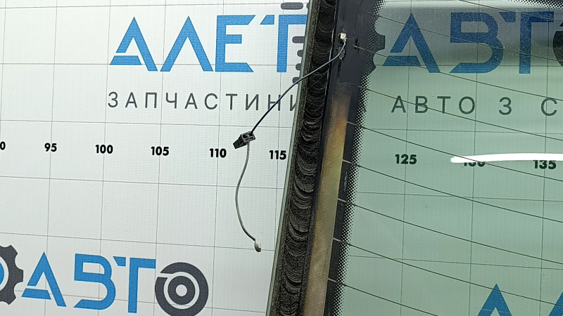 Стекло заднее VW Passat b7 12-15 USA, отошел контакт