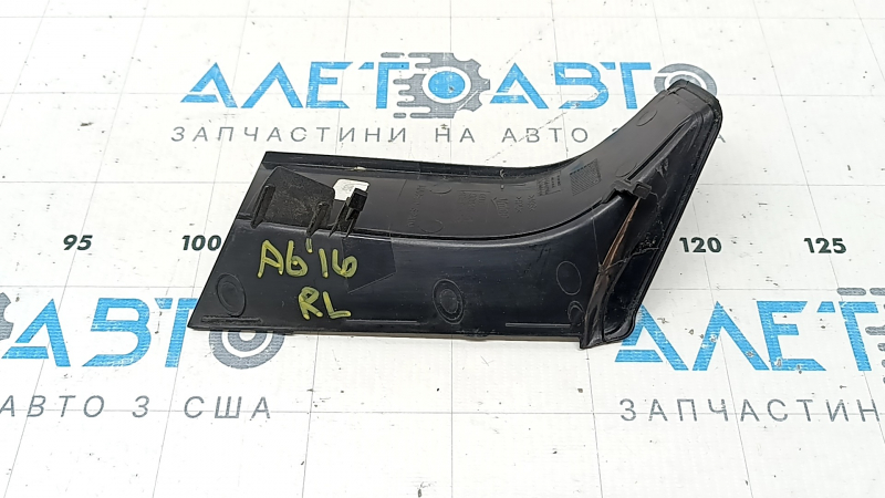 Накладка фонаря внешнего левая Audi A6 C7 16-18 рест