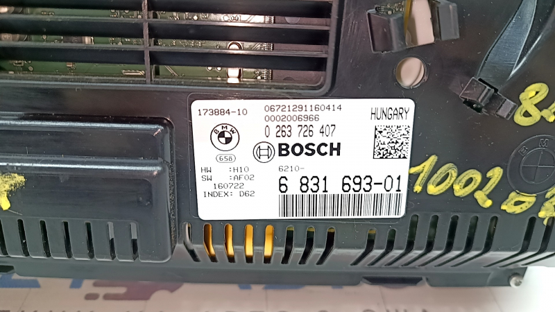 Щиток приладів BMW X3 F25 15-17 82к, подряпини