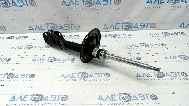 Амортизатор задний правый Toyota Camry v50 13-14 usa LE, XLE