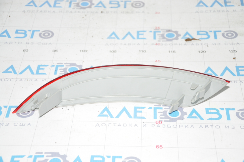 Отражатель правый Ford Focus mk3 15-18 рест 5d