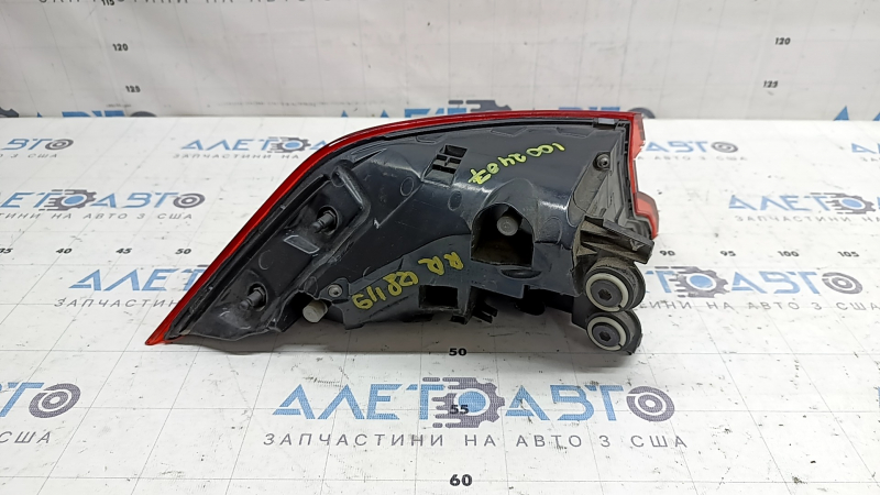 Фонарь внешний крыло правый Audi Q8 19-26 царапины