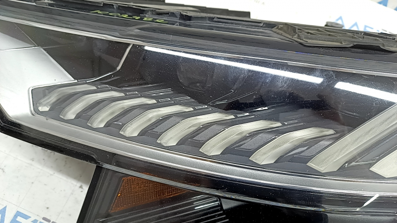 Фара передняя левая в сборе Audi Q8 19-24 LED, Matrix beam, под полировку, царапины