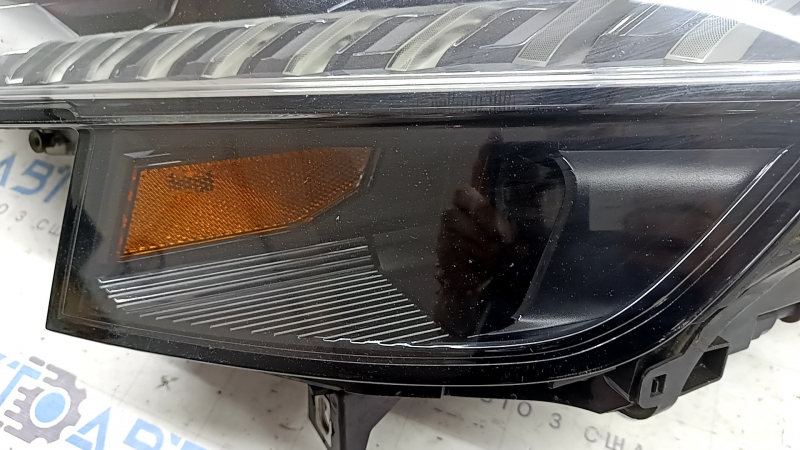 Фара передняя левая в сборе Audi Q8 19-24 LED, Matrix beam, под полировку, царапины