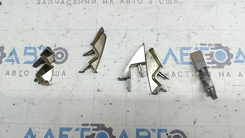 Молдинг решітки радіатора grill верхній Honda Insight 19-22 хром, зламані кріплення, відсутнє 1 кріплення, тріщини