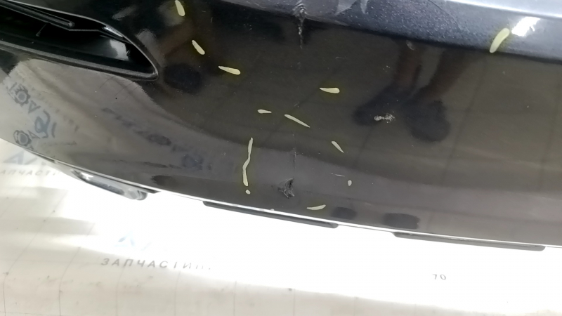 Бампер задний голый Honda Insight 19-22 синий, под парктроники, потерт, прижат, треснут, надломаны крепления