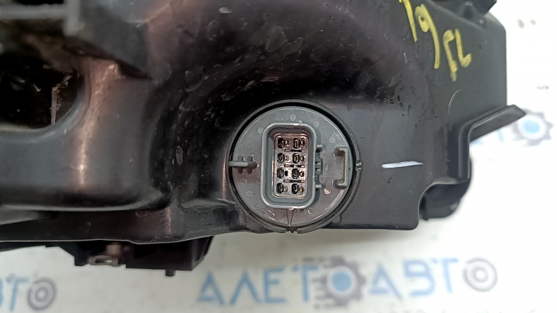 Фара передня ліва в зборі Honda Insight 19-22 LED, під полірування, відколи на хром молдингу, жовтить LED, потерте скло