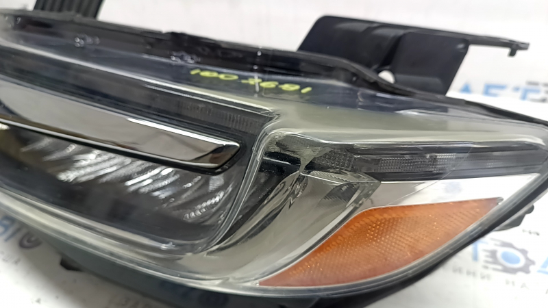 Фара передня ліва в зборі Honda Insight 19-22 LED, під полірування, відколи на хром молдингу, жовтить LED, потерте скло