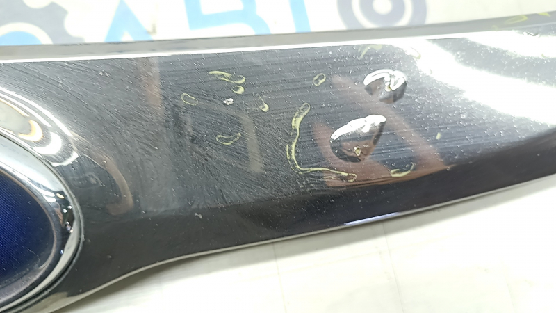Решітка радіатора grill Hyundai Sonata 11-15 hybrid, з емблемою, подряпини, поліз лак, здувся хром, пісок, зламане кріплення
