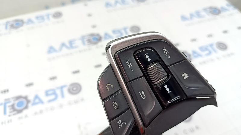 Кнопки керування на кермі ліві Honda Insight 19-22 потерті