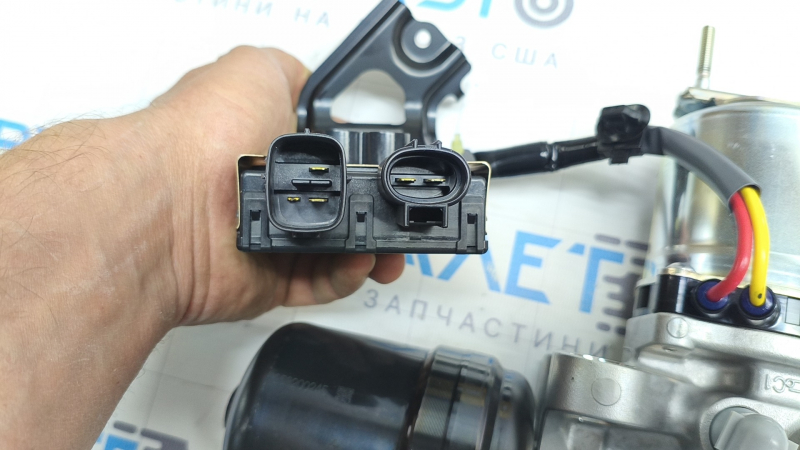 Гальмівний підсилювач brake booster Toyota Avalon 13-18 hybrid