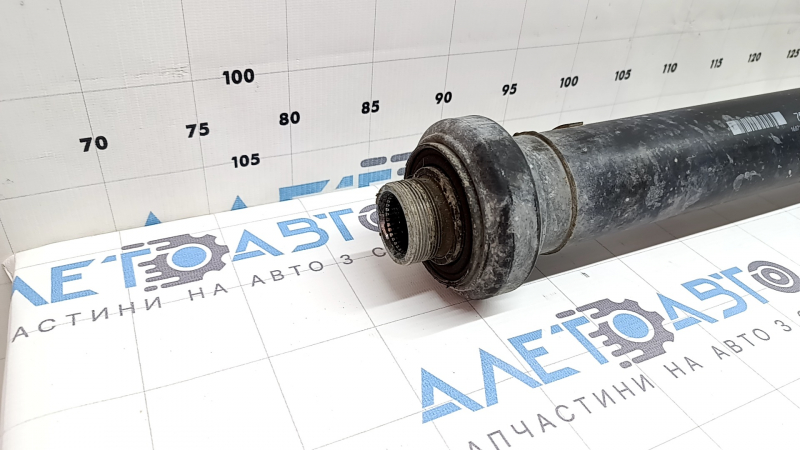 Карданный вал кардан BMW X3 F25 13-17 2.0T RWD микротрещины на муфте, микротрещины на подвесном
