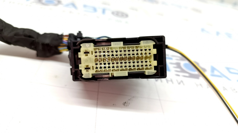 Фишка на блок ECU компьютер двигателя BMW X3 F25 15-17 2.0T большая, светлая, 42 пинов