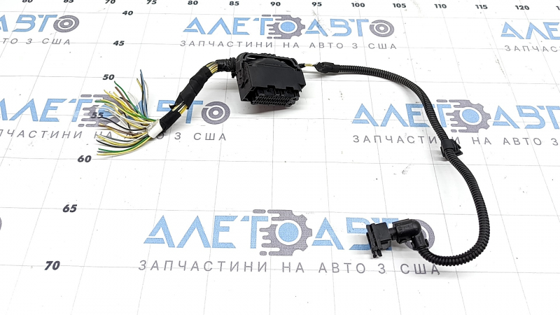 Фишка на блок ECU компьютер двигателя BMW X3 F25 15-17 2.0T большая, черная, 33 пинов