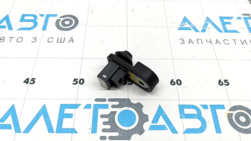 Концевик двери передней правой Subaru Forester 19-24 SK белый K1X