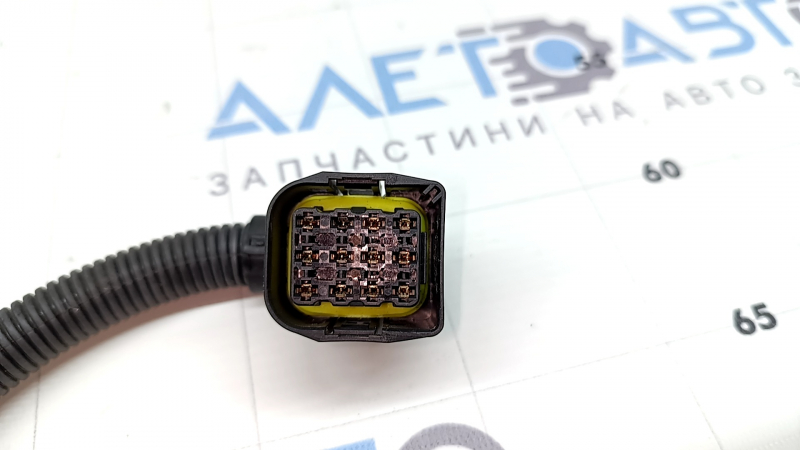 Фишка на блок ECU компьютер двигателя BMW X3 F25 15-17 2.0T малая, желтая, 12 пинов