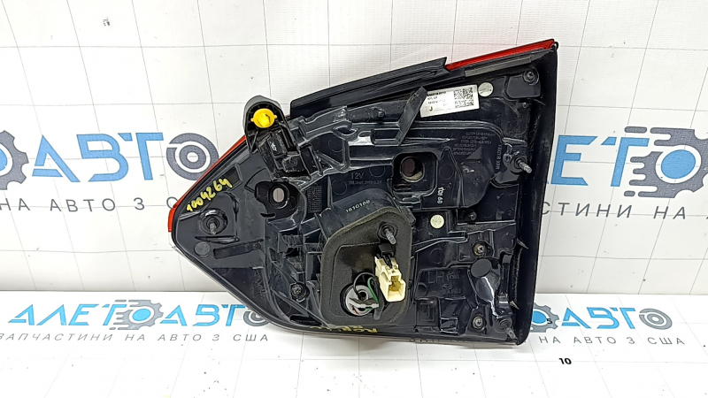Фонарь внутренний крышка багажника левый Subaru Forester 19-24 SK потерт