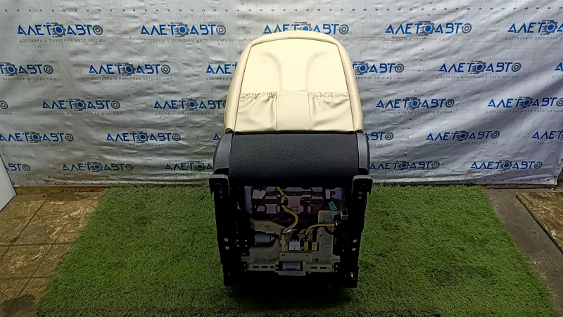 Сиденье водительское Hyundai Sonata 11-15 с airbag, электро, подогрев, кожа бежевая с перфорацией, потрескалась кожа