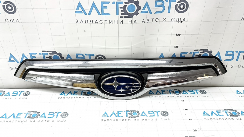 Решетка радиатора grill в сборе Subaru Forester 19-21 SK верхняя хром, с эмблемой, тычки, царапины