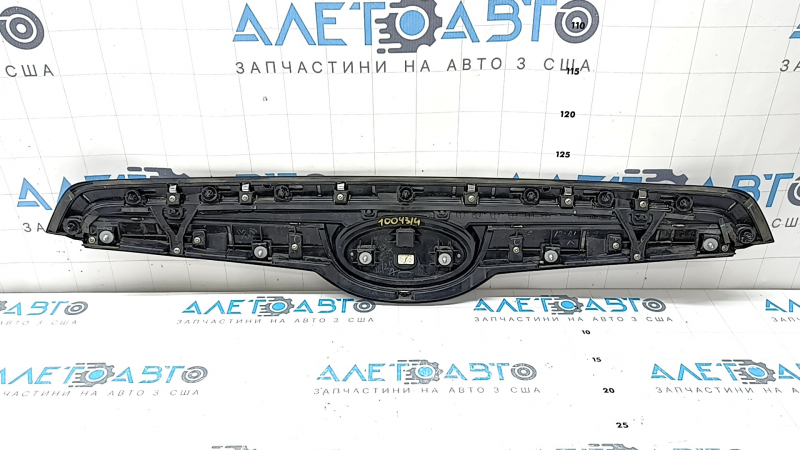 Решетка радиатора grill в сборе Subaru Forester 19-21 SK верхняя хром, с эмблемой, тычки, царапины