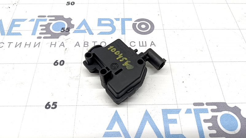 Замок лючка бензобака BMW X3 F25 11-17 без тяги