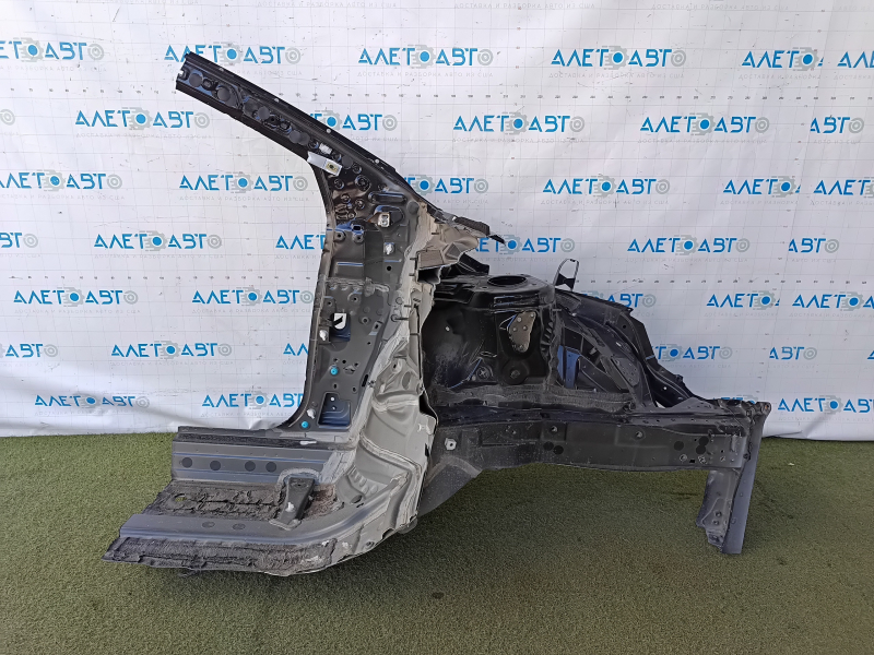 Чверть передня ліва Toyota Prius 50 16-22 відпилена, чорна