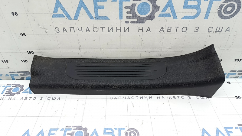 Накладка порога внутрішня задня права Nissan Murano z52 17-24 чорна 3 смужки, подряпини, під хімчистку