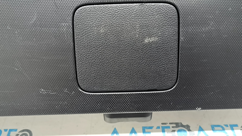 Обшивка дверей багажника нижня Subaru Forester 19-24 SK чорна, подряпини, затерта