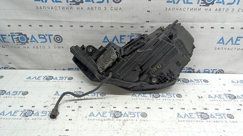 Фара передняя правая в сборе Audi A6 C8 19-25 галоген + LED с уплотнителем