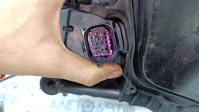 Фара передняя правая в сборе Audi A6 C8 19-25 галоген + LED с уплотнителем