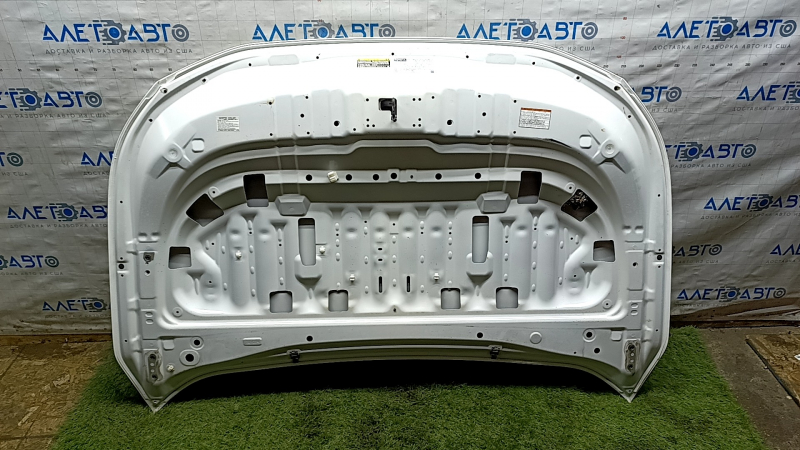 Капот голий Toyota Rav4 19-25 алюміній, білий 040, сколи