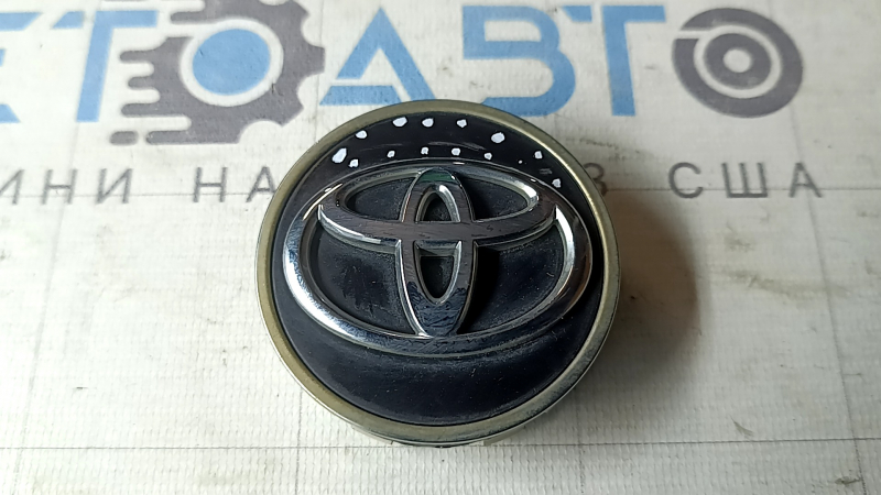 Центральний ковпачок на диск Toyota Rav4 19-25 тип 1 62мм, подряпини