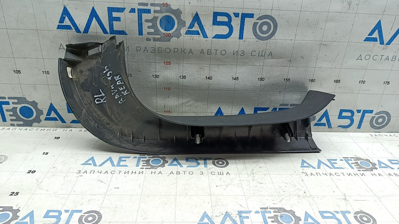 Обшивка дверей багажника ліва Toyota Rav4 19-25 чорна, потертість