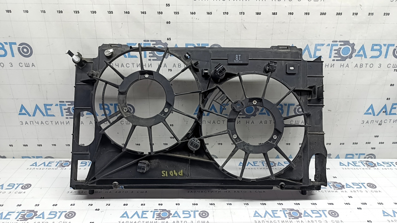 Диффузор кожух радиатора голый Toyota Prius V 12-17