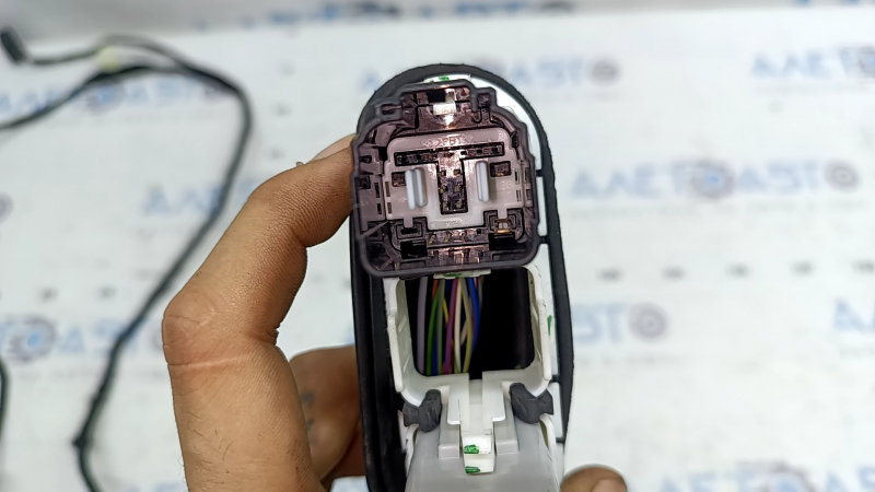 Проводка дверей передньої лівої Ford Escape MK4 20-22 keyless