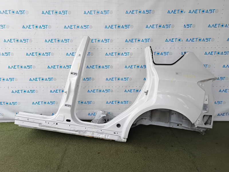 Четверть кузова Ford C-Max 2013-2018, задняя левая, с дефектами и следами эксплуатации