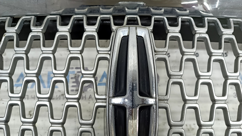 Грати радіатора grill Lincoln MKZ 17-20 хром, з емблемою, відколи