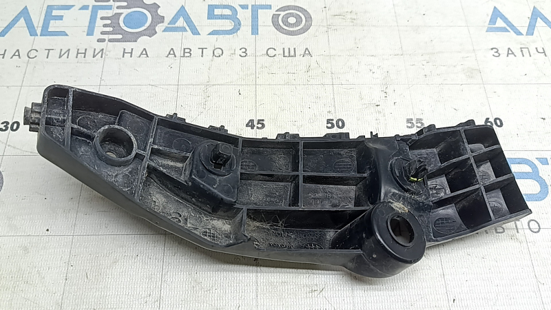 Крепление переднего бампера левое Toyota Rav4 19-25 сломана защелка