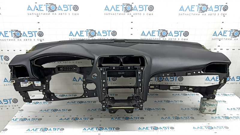 Торпедо передня панель з AIRBAG Ford Fusion mk5 17-20 чорна під start-stop, динамік з проекцією, здулося покриття