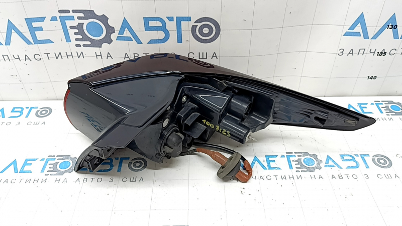 Фонарь внешний крыло левый Mazda CX-5 22-25 царапины