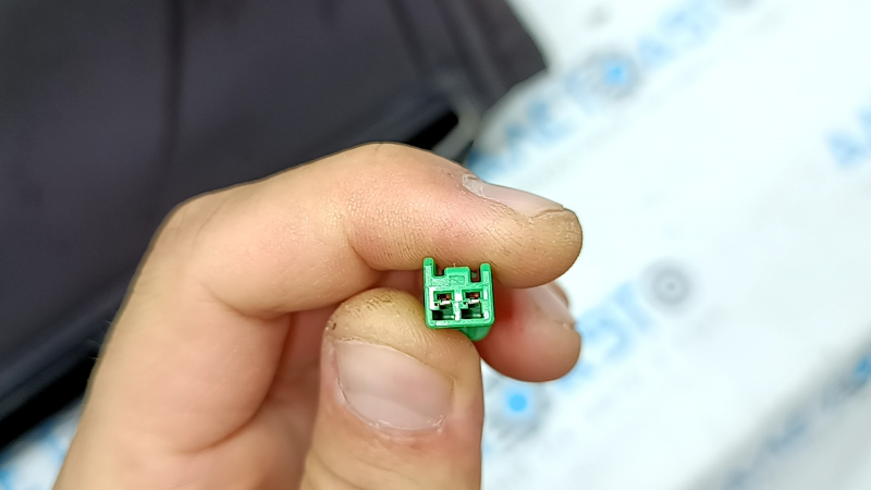 Обшивка спинки сидіння водія Mazda CX-5 17-23 шкіра коричнева, підігрів, з вентилятором обдування, перфорація, потерто, подряпини, прим'ято