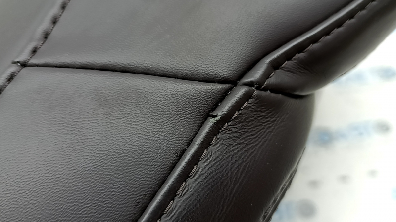 Обшивка спинки пасажирського сидіння Mazda CX-5 17-23 шкіра коричнева, підігрів, вентилятор обдува, перфорація, подряпини