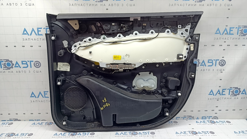 Обшивка двери карточка передняя левая Ford Edge 19-24 черная, SEL, вставка кожа черная, подлокотник кожа черная, с ручкой, царапины