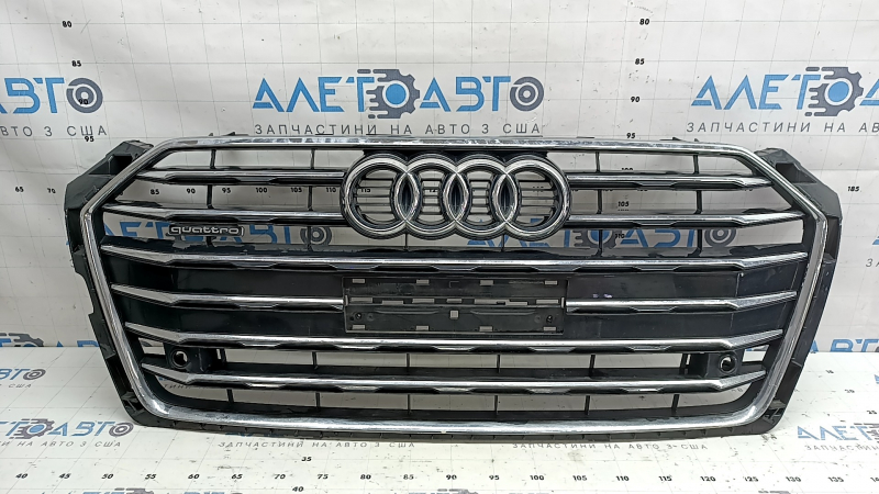Решетка радиатора в сборе Audi A5 F5 18-19 черный глянец+хром, царапина на хроме, треснул хром