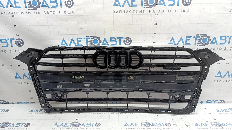 Решетка радиатора в сборе Audi A5 F5 18-19 черный глянец+хром, царапина на хроме, треснул хром
